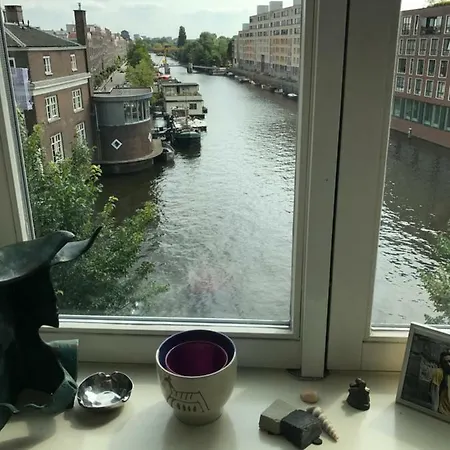 Luxury Duplex Along Canal アパート *