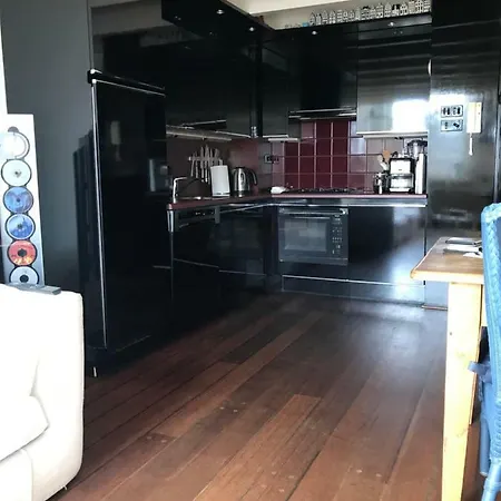 Luxury Duplex Along Canal 公寓